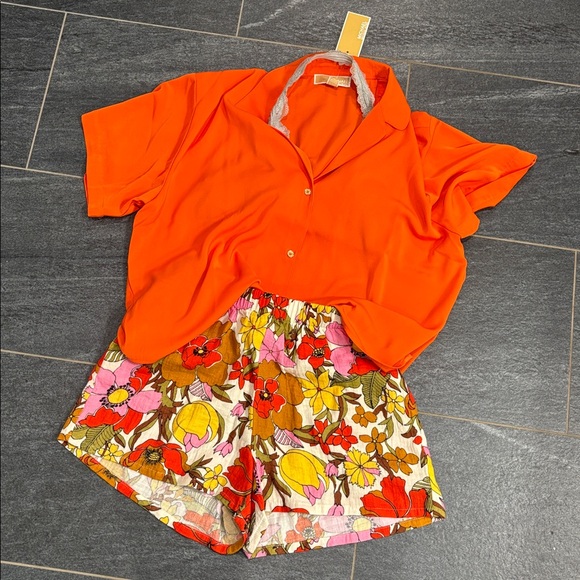 Show Me Your MuMu Pants - MUMU floral shorts